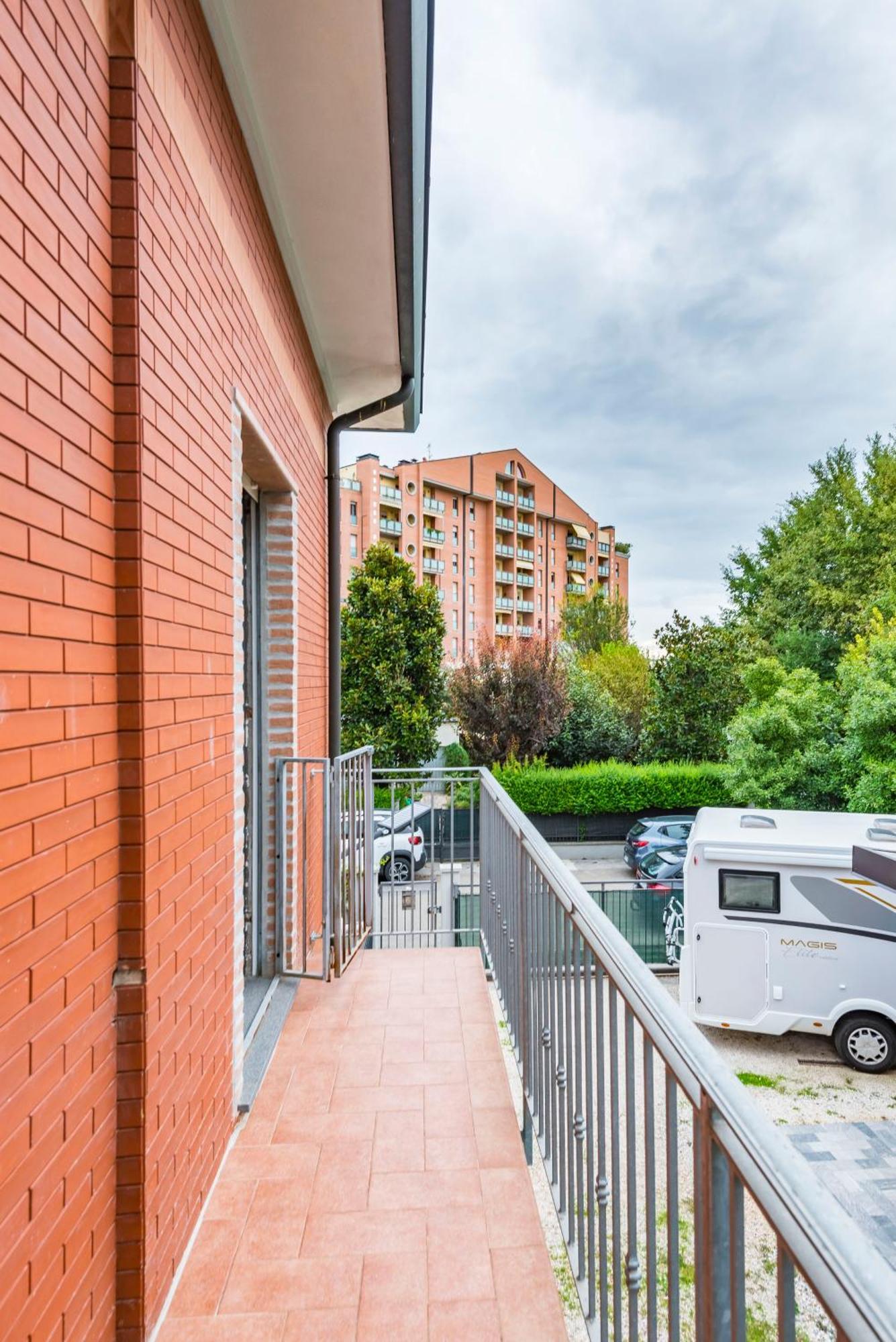 Stile E Comfort In Citta Con Wi-Fi คาร์ปิ ภายนอก รูปภาพ